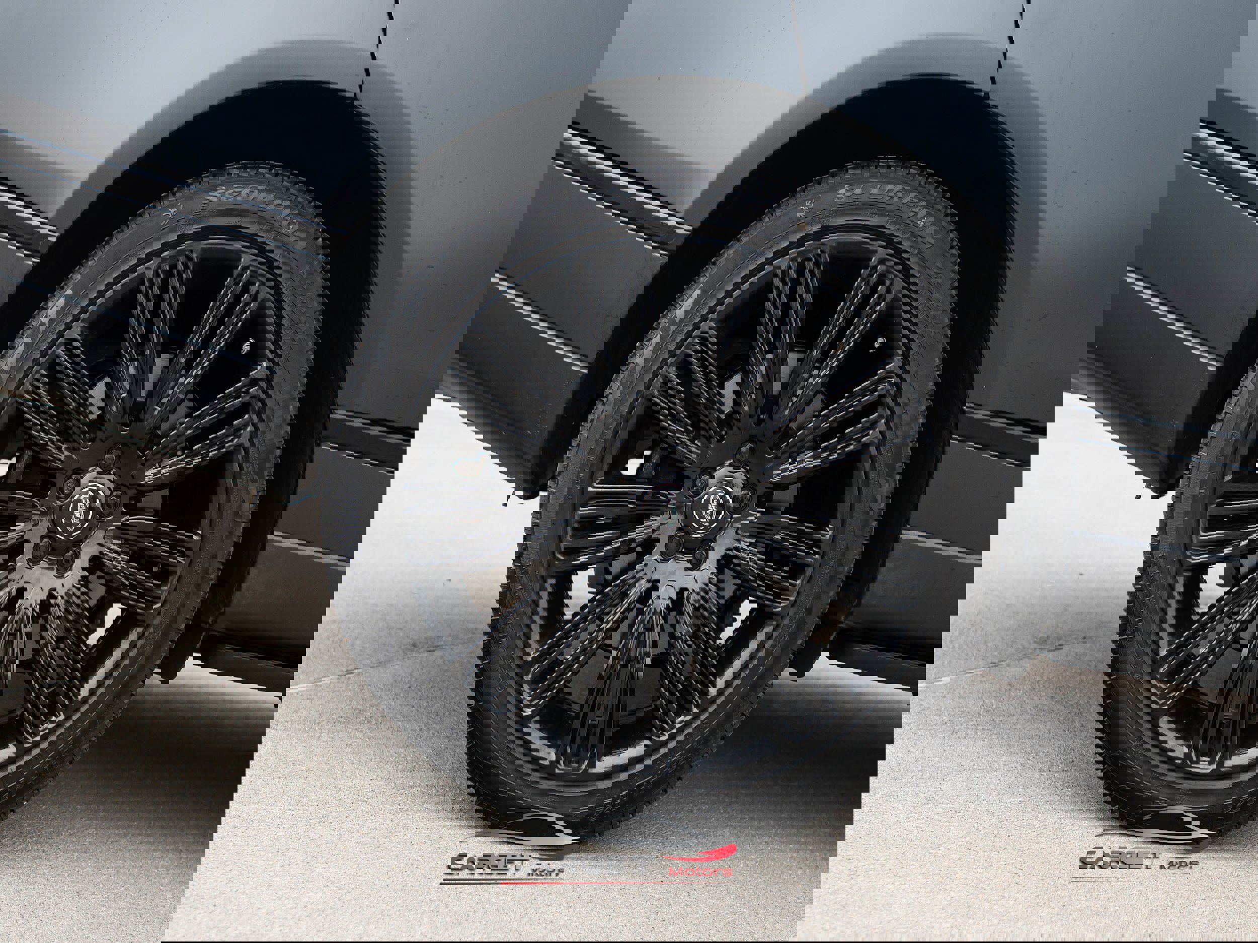 Used 2020 Land Rover Range Rover Long Wheelbase HSE image 11