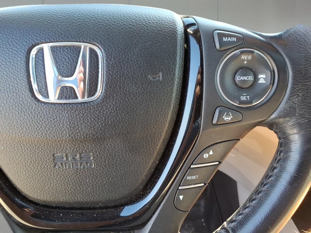 Used 2018 Honda Pilot Touring image 19