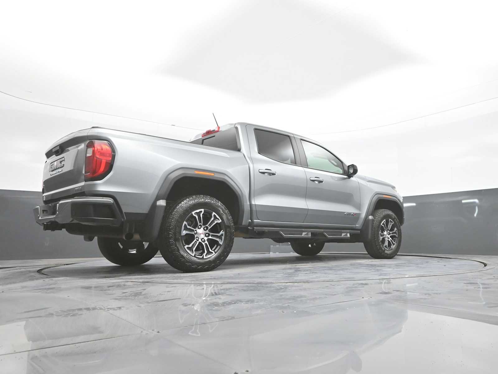 Used 2024 GMC Canyon AT4 w/ Technology Package AWD/4WD image 44