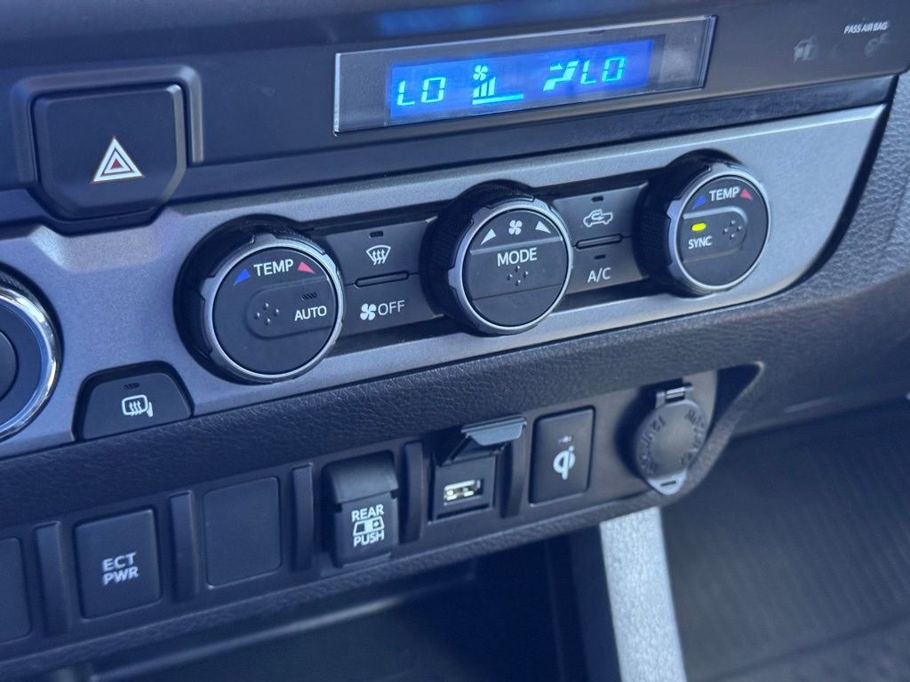 Used 2022 Toyota Tacoma TRD Off-Road AWD/4WD image 28
