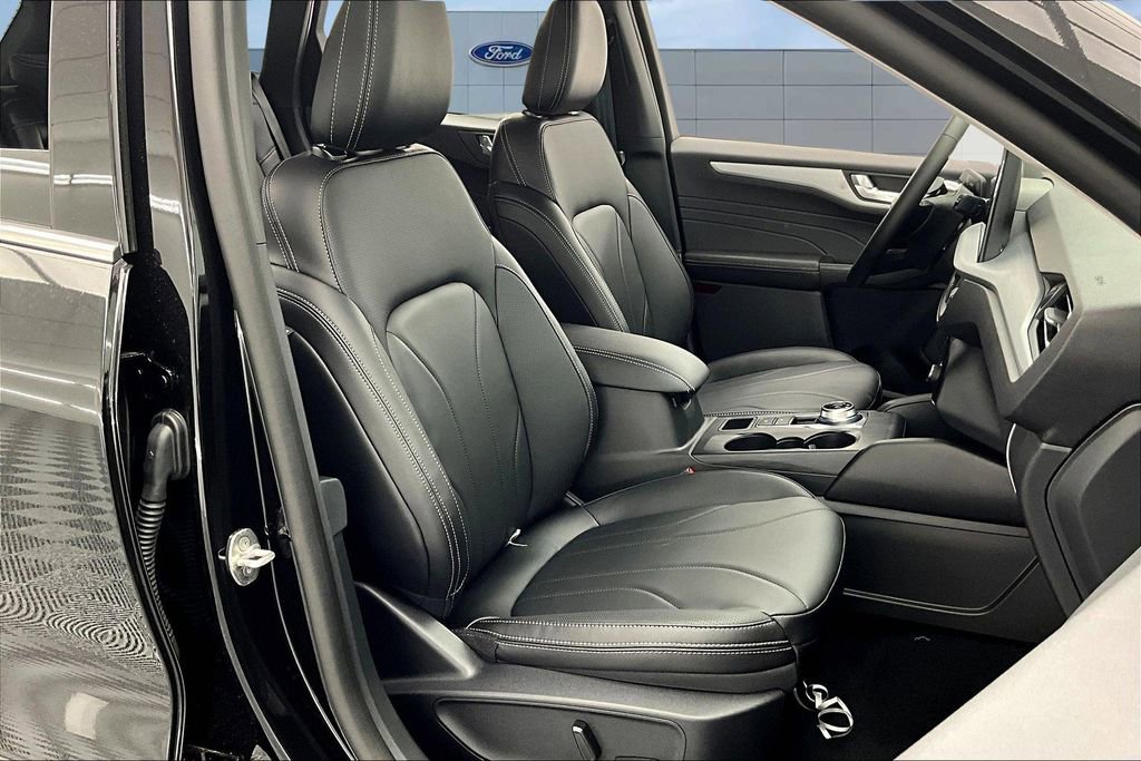 New 2025 Ford Escape SE w/ PHEV Premium Package FWD image 11