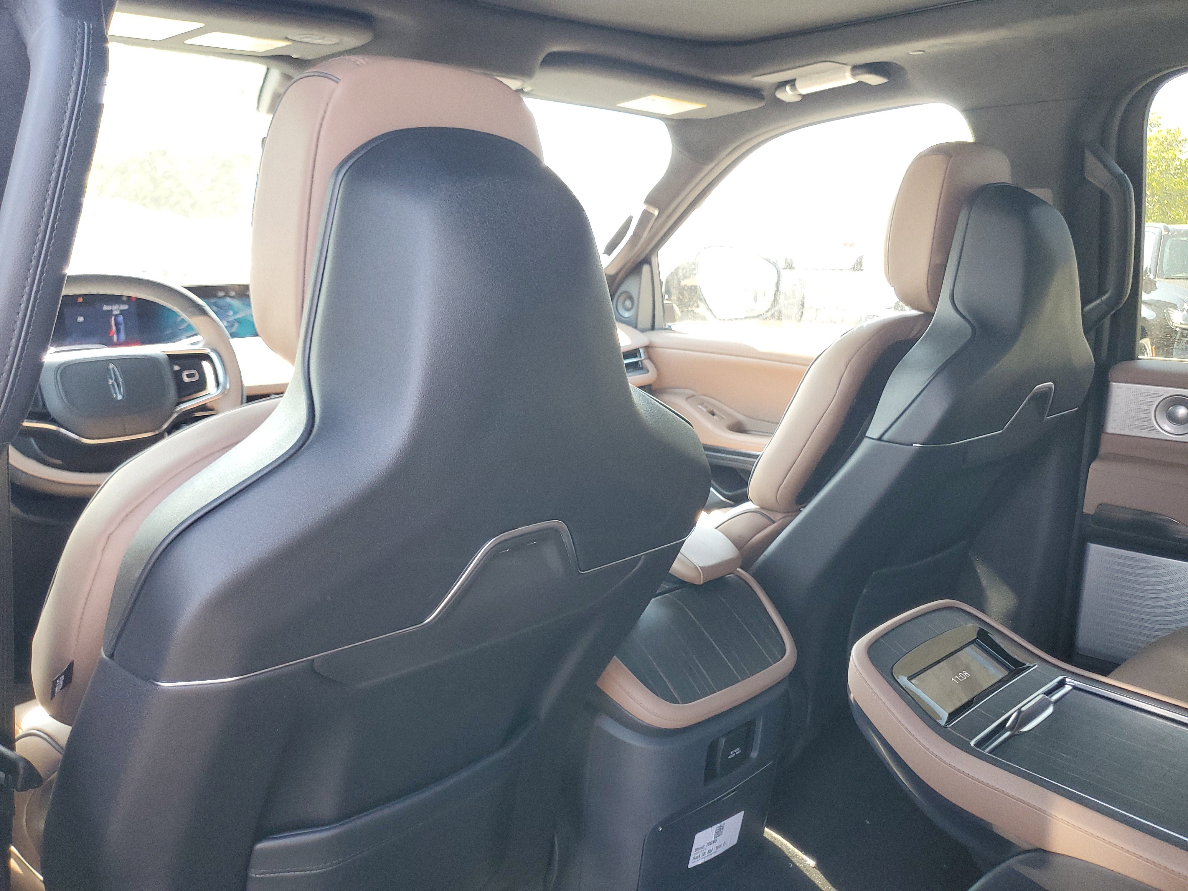 New 2026 Lincoln Navigator L Black Label AWD/4WD image 27