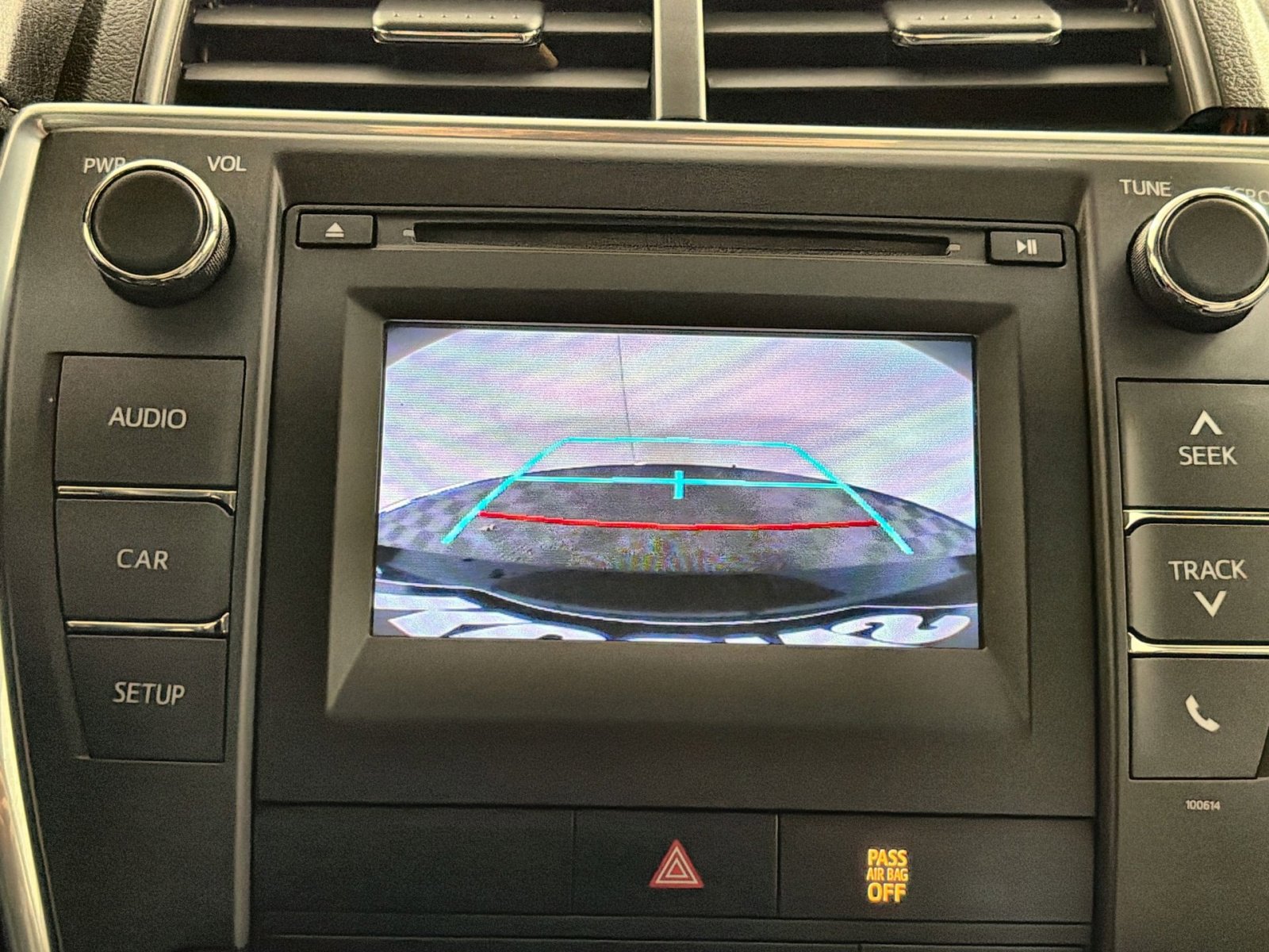 Used 2017 Toyota Camry SE image 19