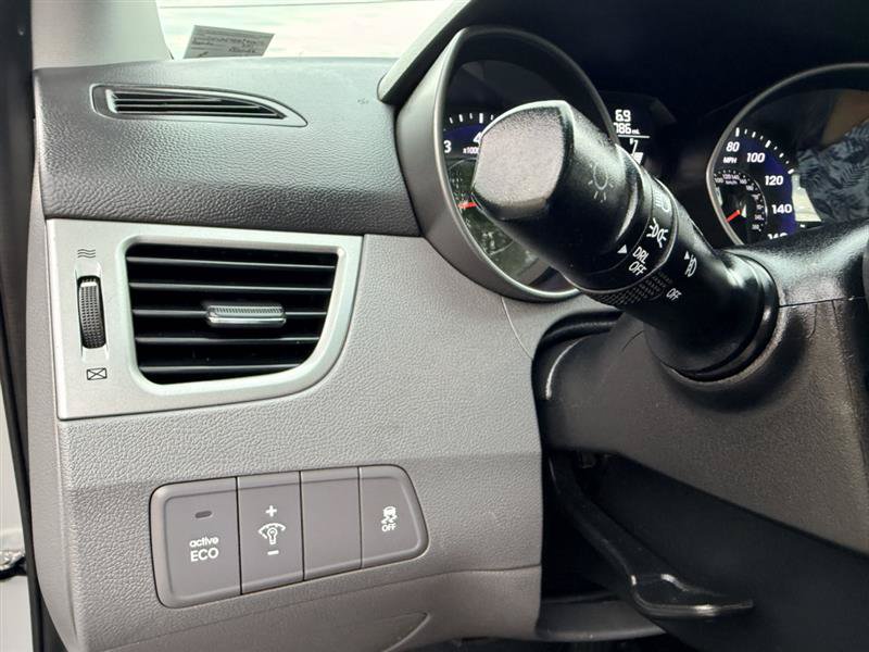 Used 2013 Hyundai Elantra Limited FWD image 27