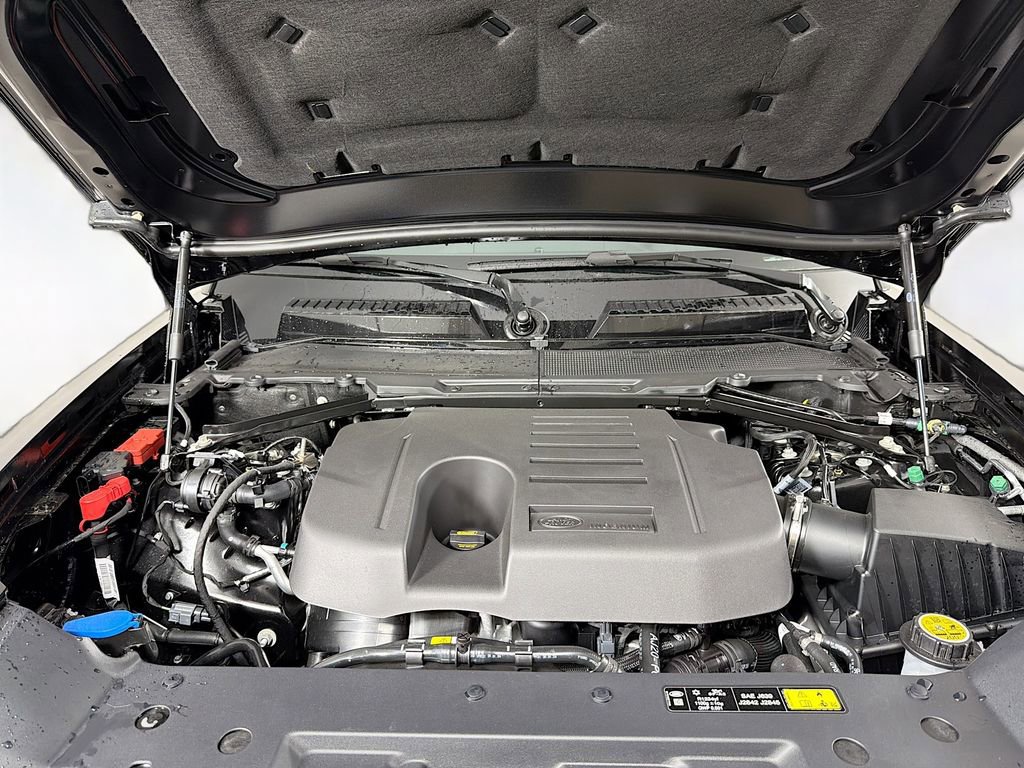 New 2026 Land Rover Defender 130 X-Dynamic SE AWD/4WD image 32