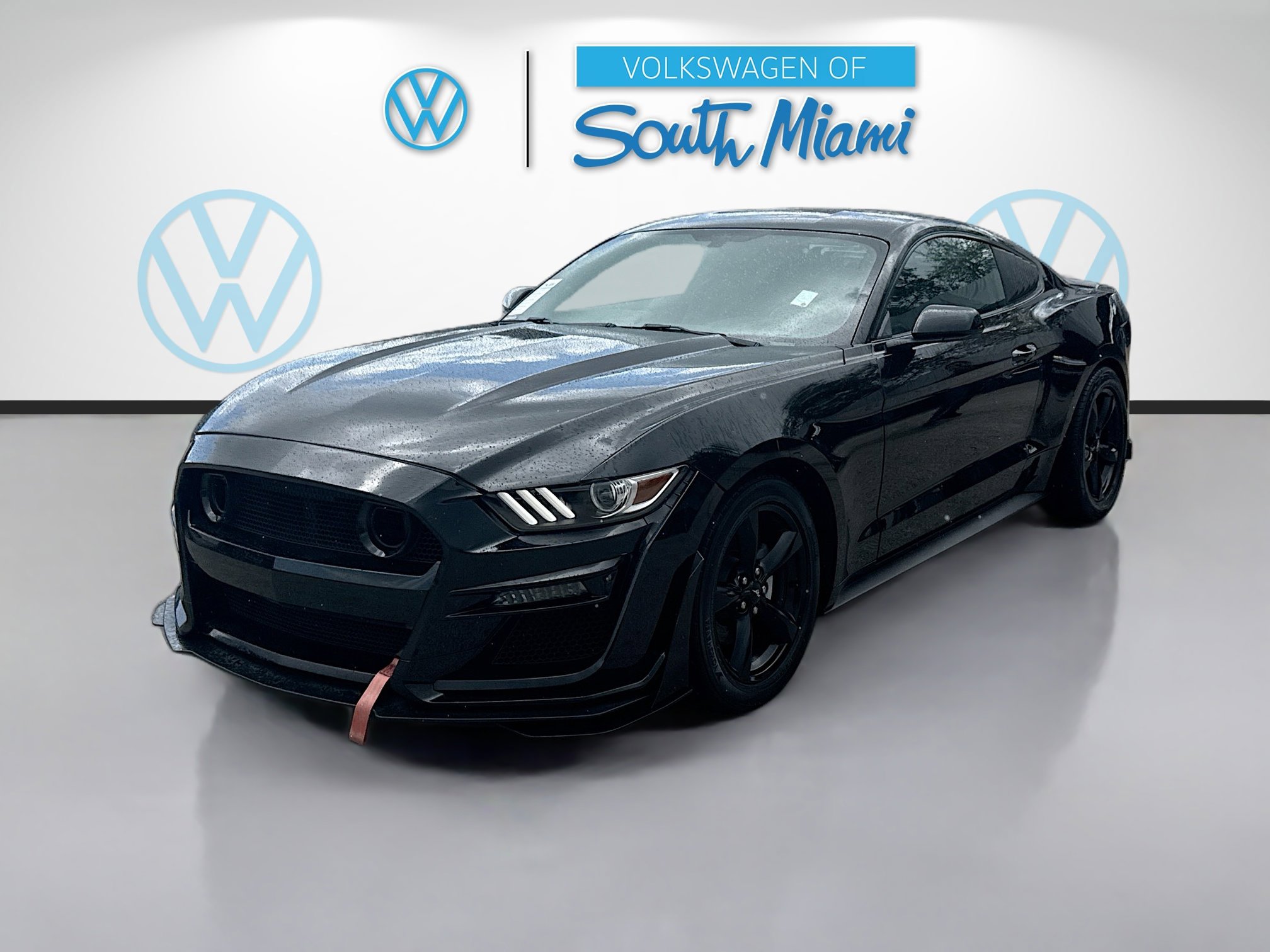 Used 2017 Ford Mustang EcoBoost image 3