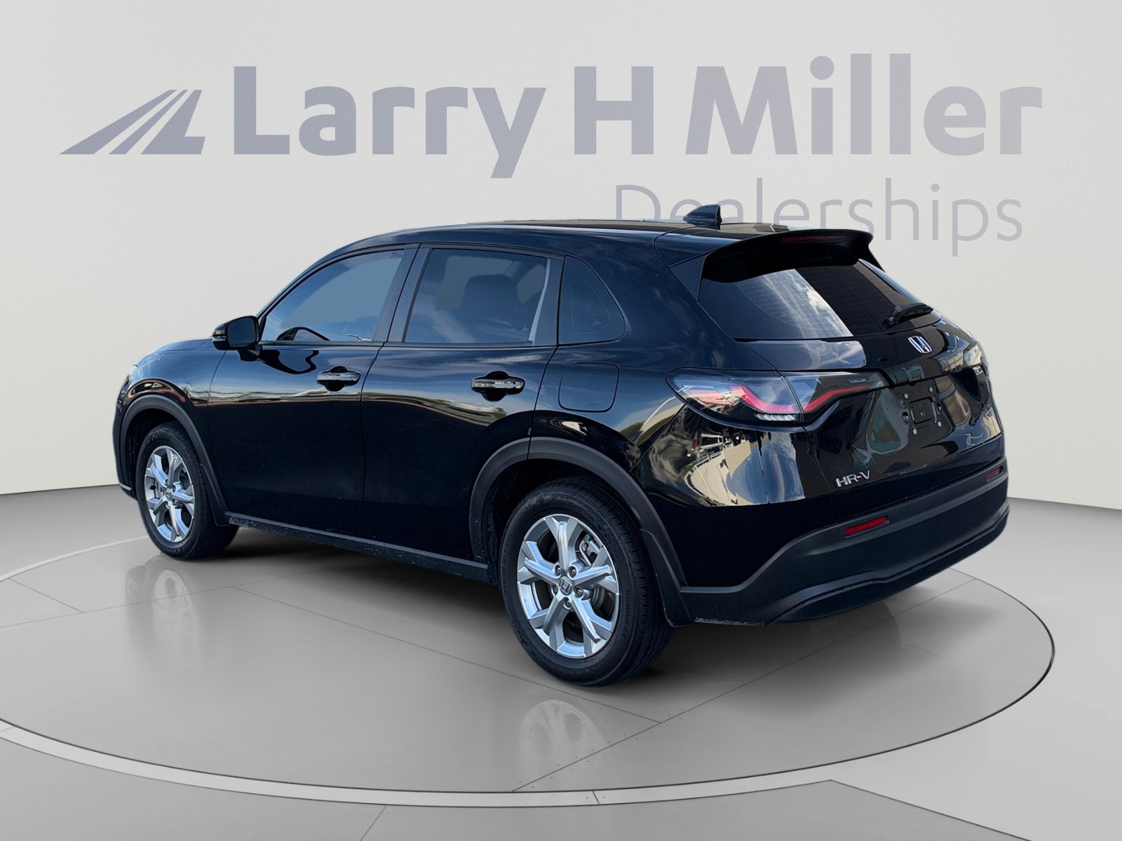 Used 2024 Honda HR-V LX image 3