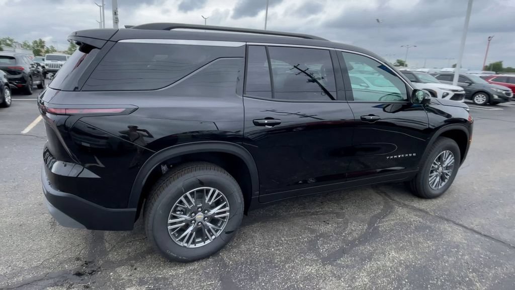 New 2026 Chevrolet Traverse LT w/ Driver Confidence Package FWD image 2
