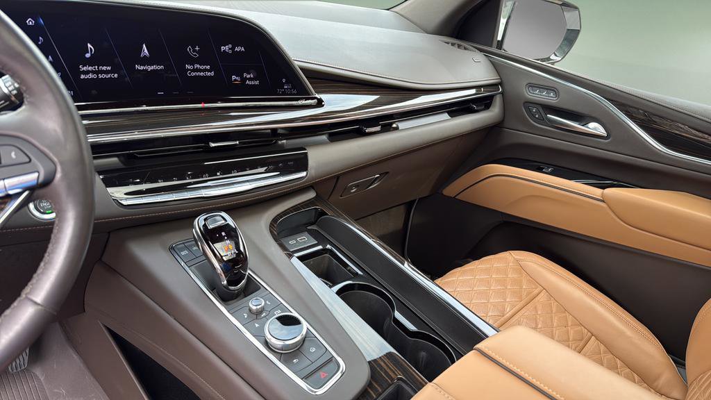 Used 2024 Cadillac Escalade Sport w/ LPO, ONYX Package image 37