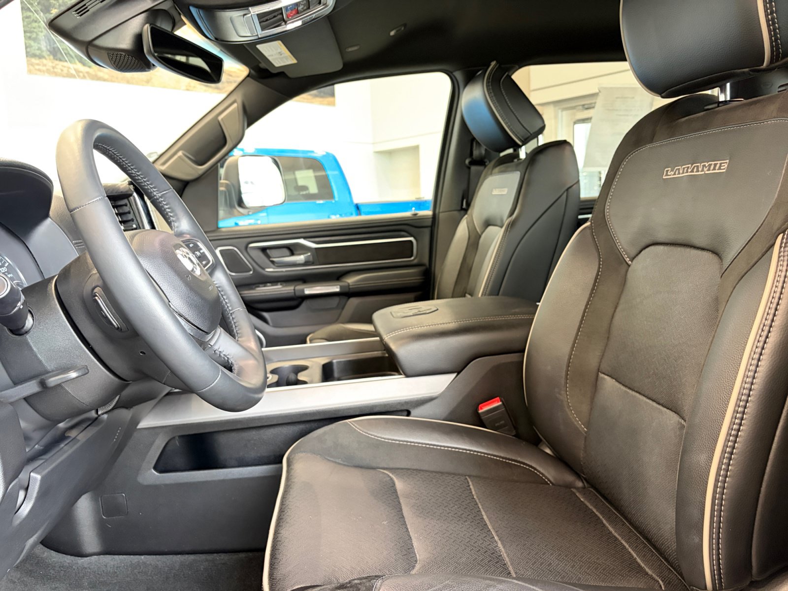 Used 2023 RAM 1500 Laramie AWD/4WD image 12