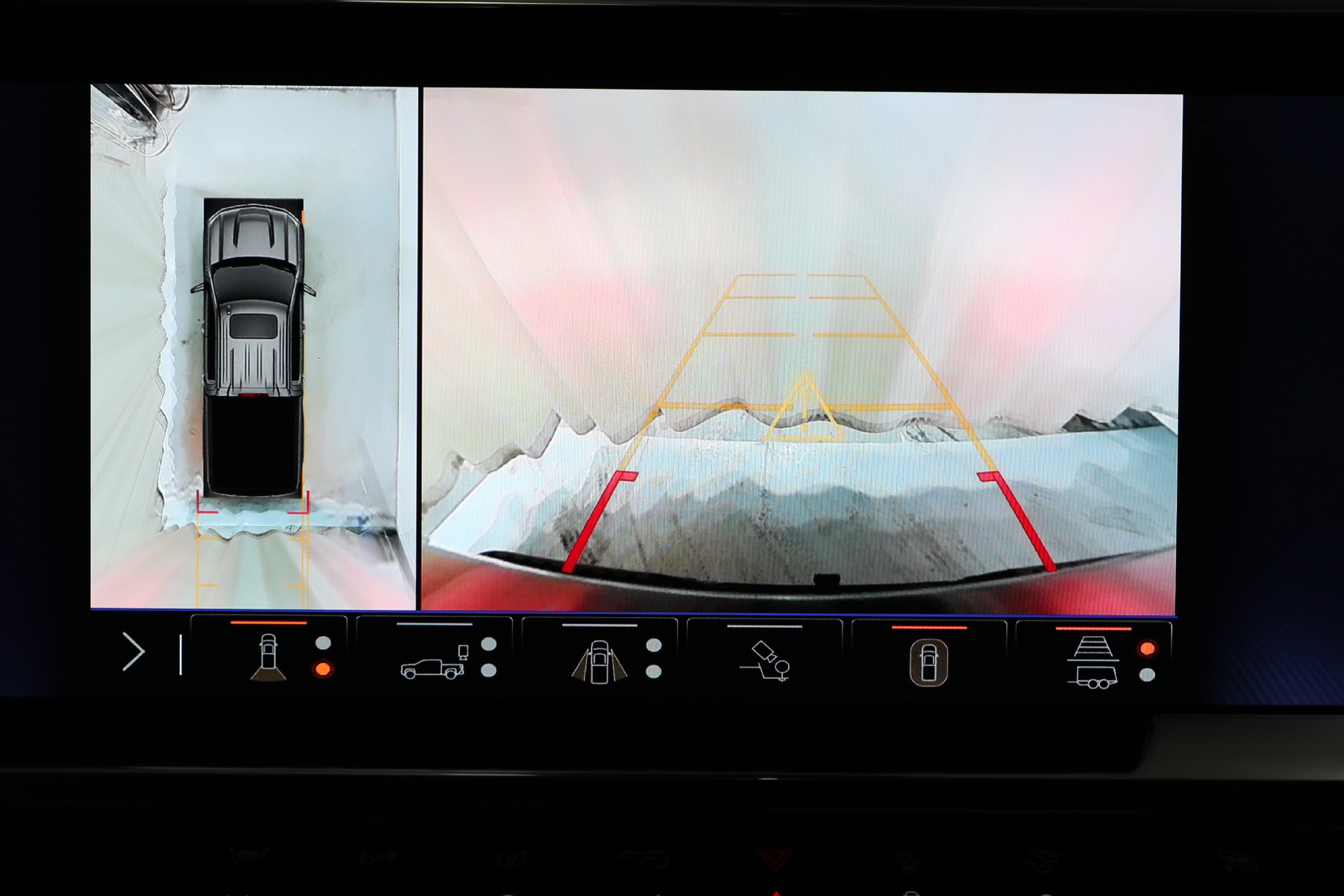 Certified 2024 Chevrolet Silverado 1500 High Country w/ Technology Package image 8