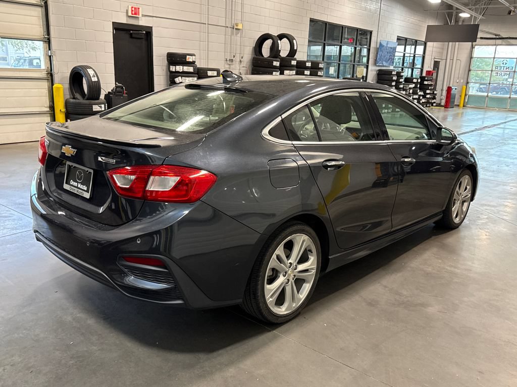 Used 2017 Chevrolet Cruze Premier FWD image 4