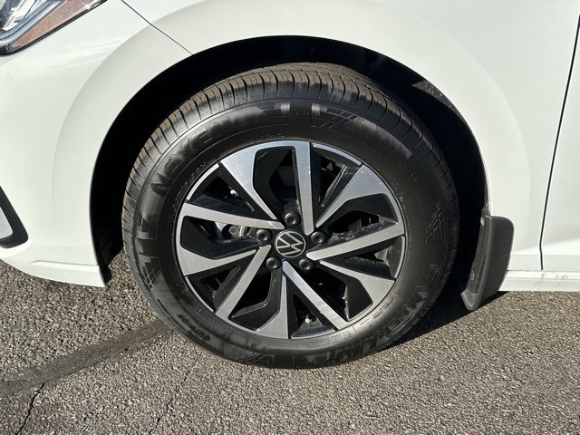 Certified 2025 Volkswagen Jetta S image 9