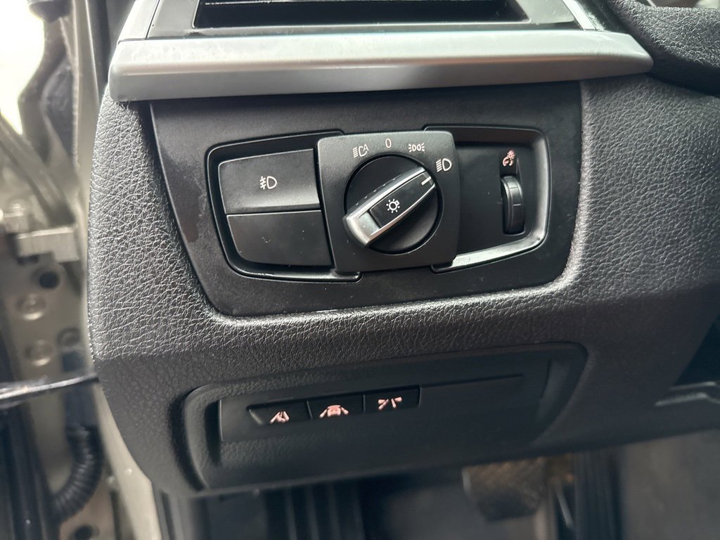 Used 2017 BMW 330i xDrive Wagon w/ Premium Package image 32