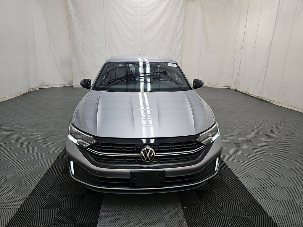 Used 2024 Volkswagen Jetta Sport FWD image 3
