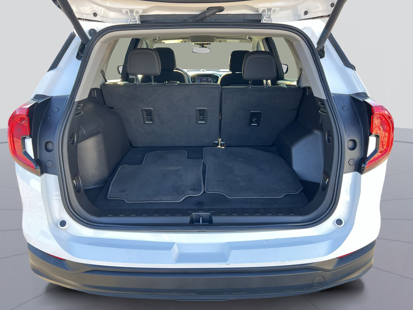 Used 2022 GMC Terrain SLE w/ Driver Convenience Package image 24