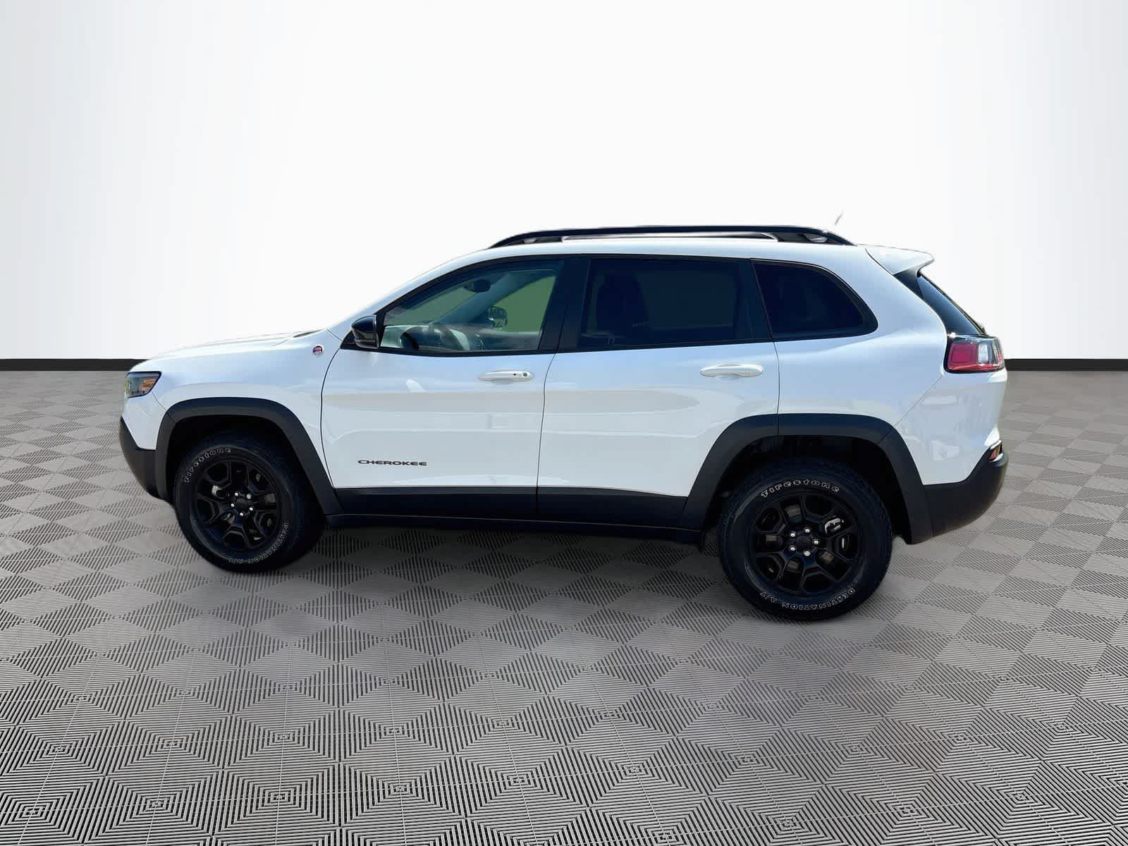 Used 2022 Jeep Cherokee Trailhawk w/ Trailer Tow Group AWD/4WD image 8