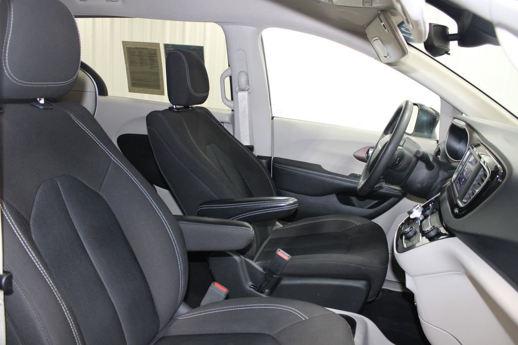 Used 2024 Chrysler Voyager LX FWD image 32