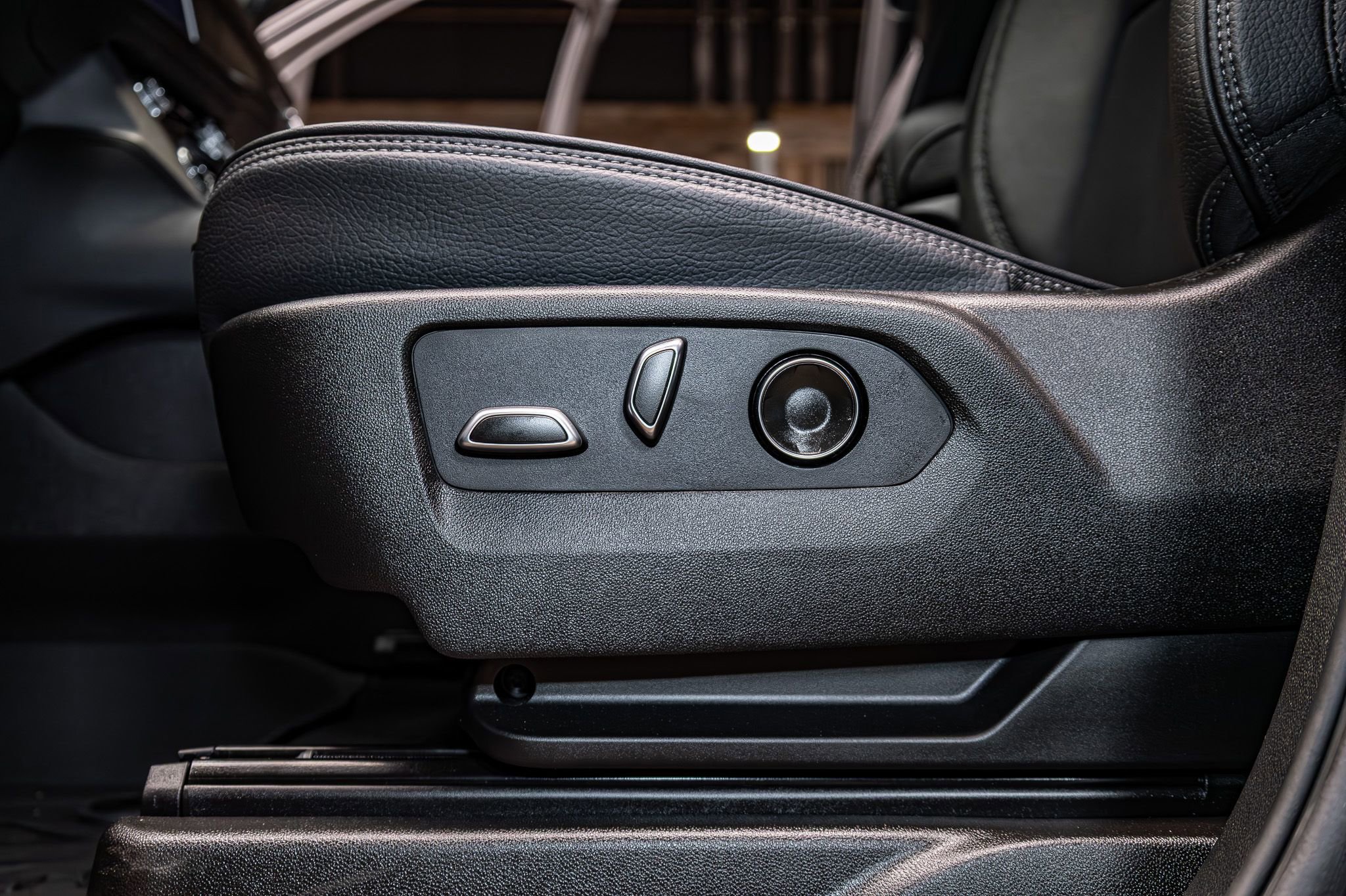 Used 2024 GMC Yukon XL Denali w/ Denali Reserve Package image 21