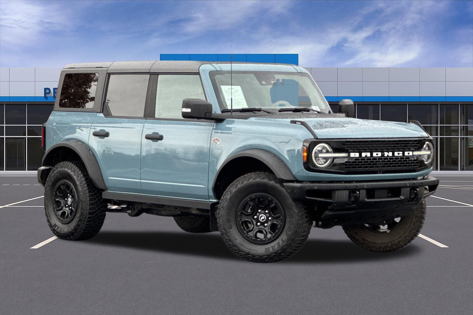 Used 2023 Ford Bronco Wildtrak image 2