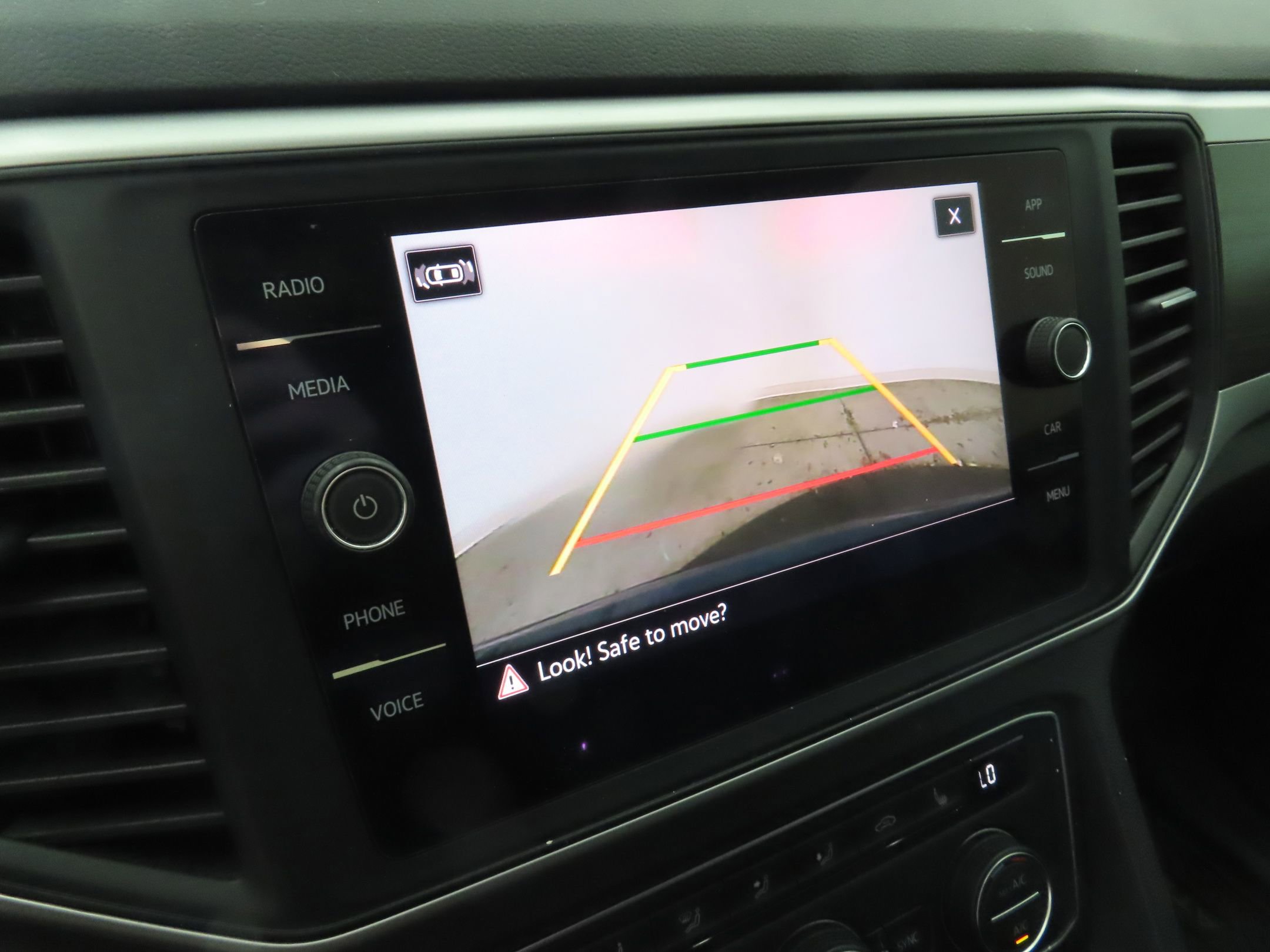 Used 2021 Volkswagen Atlas SE FWD image 17