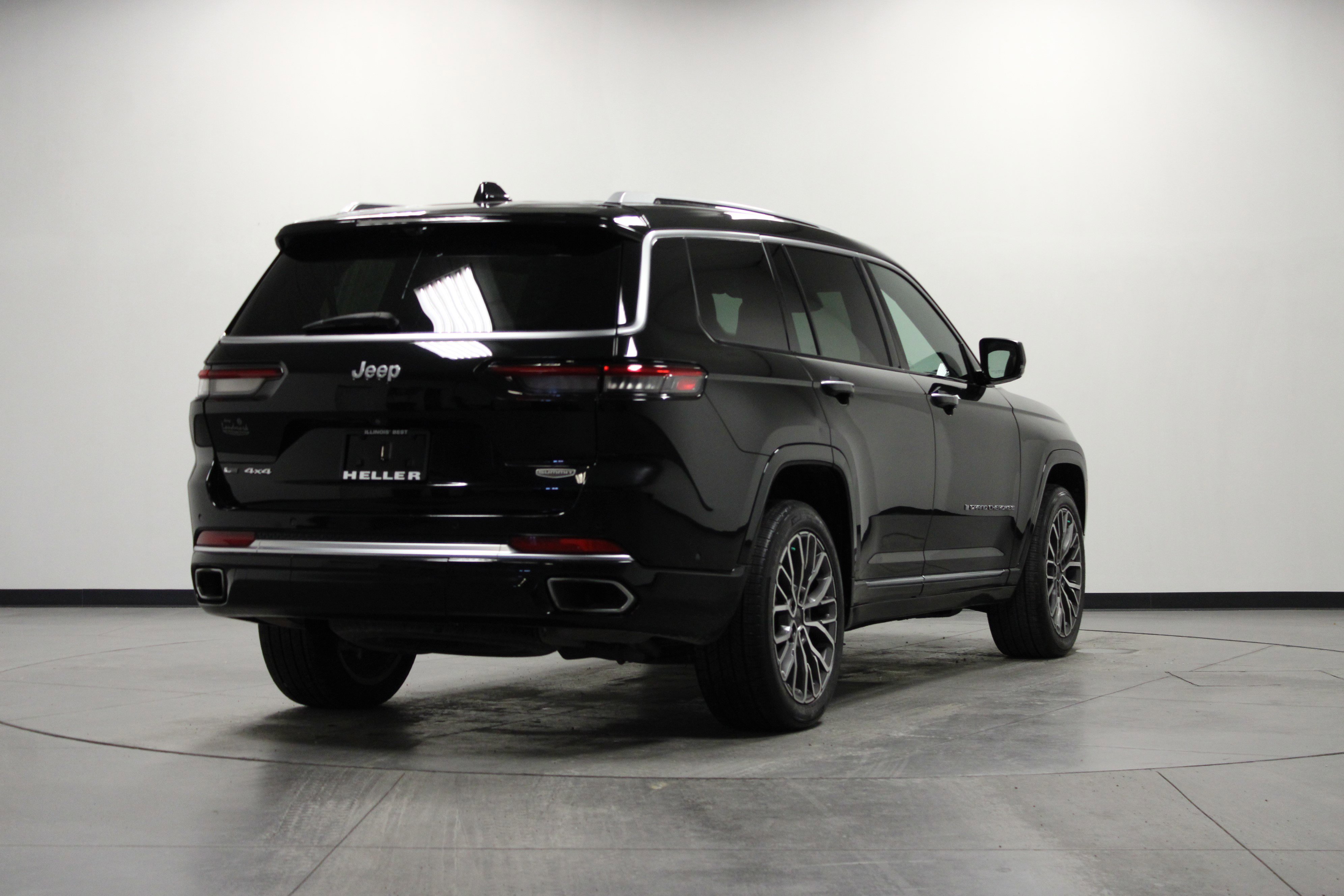Used 2021 Jeep Grand Cherokee L Summit image 4