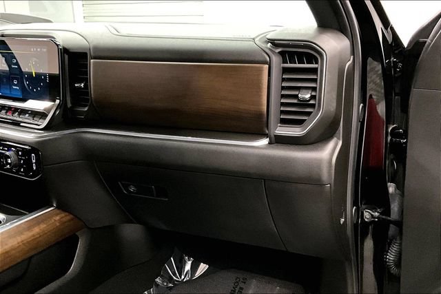 Used 2026 Chevrolet Silverado 1500 High Country w/ Midnight Edition AWD/4WD image 19