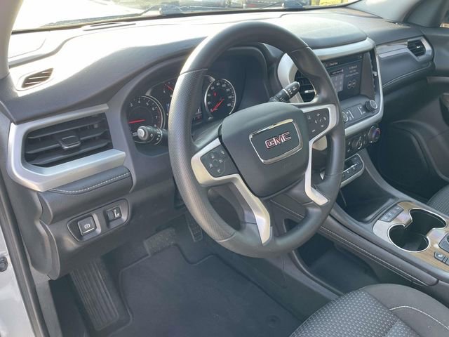 Used 2023 GMC Acadia SLE w/ Driver Convenience Package image 16