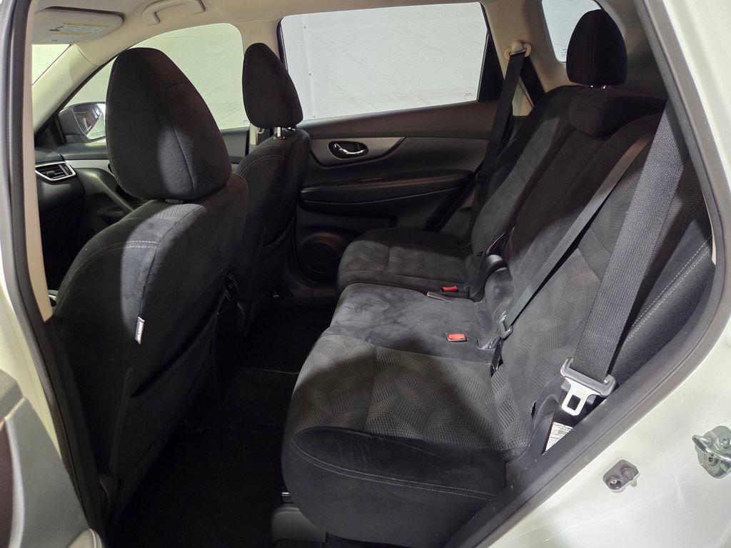 Used 2016 Nissan Rogue S FWD image 10