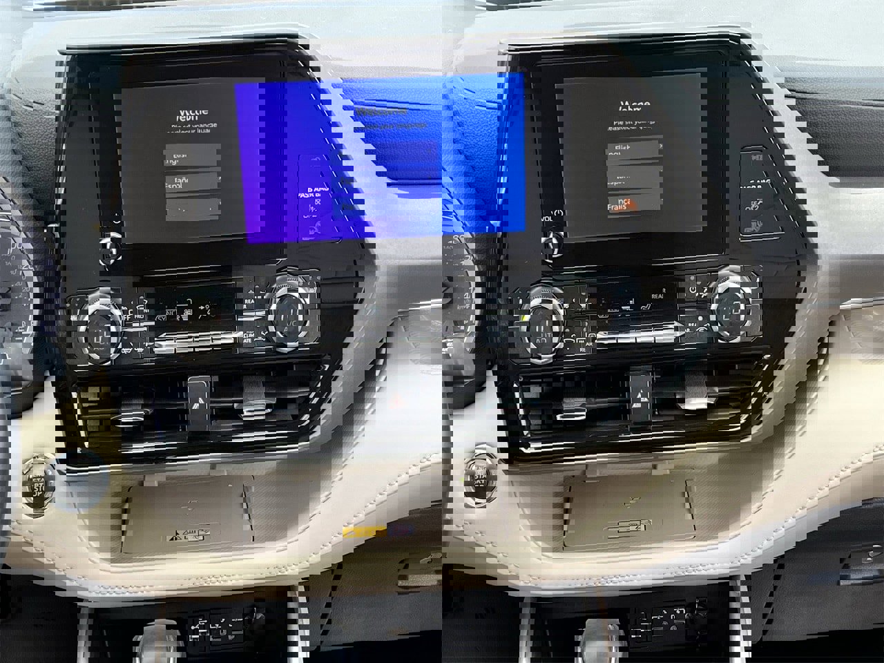 Used 2023 Toyota Highlander XLE image 15