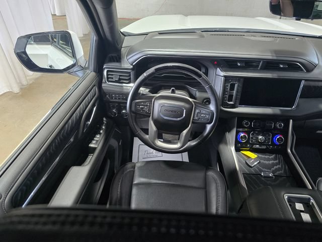 Used 2024 GMC Yukon XL Denali w/ Advanced Technology Package AWD/4WD image 14