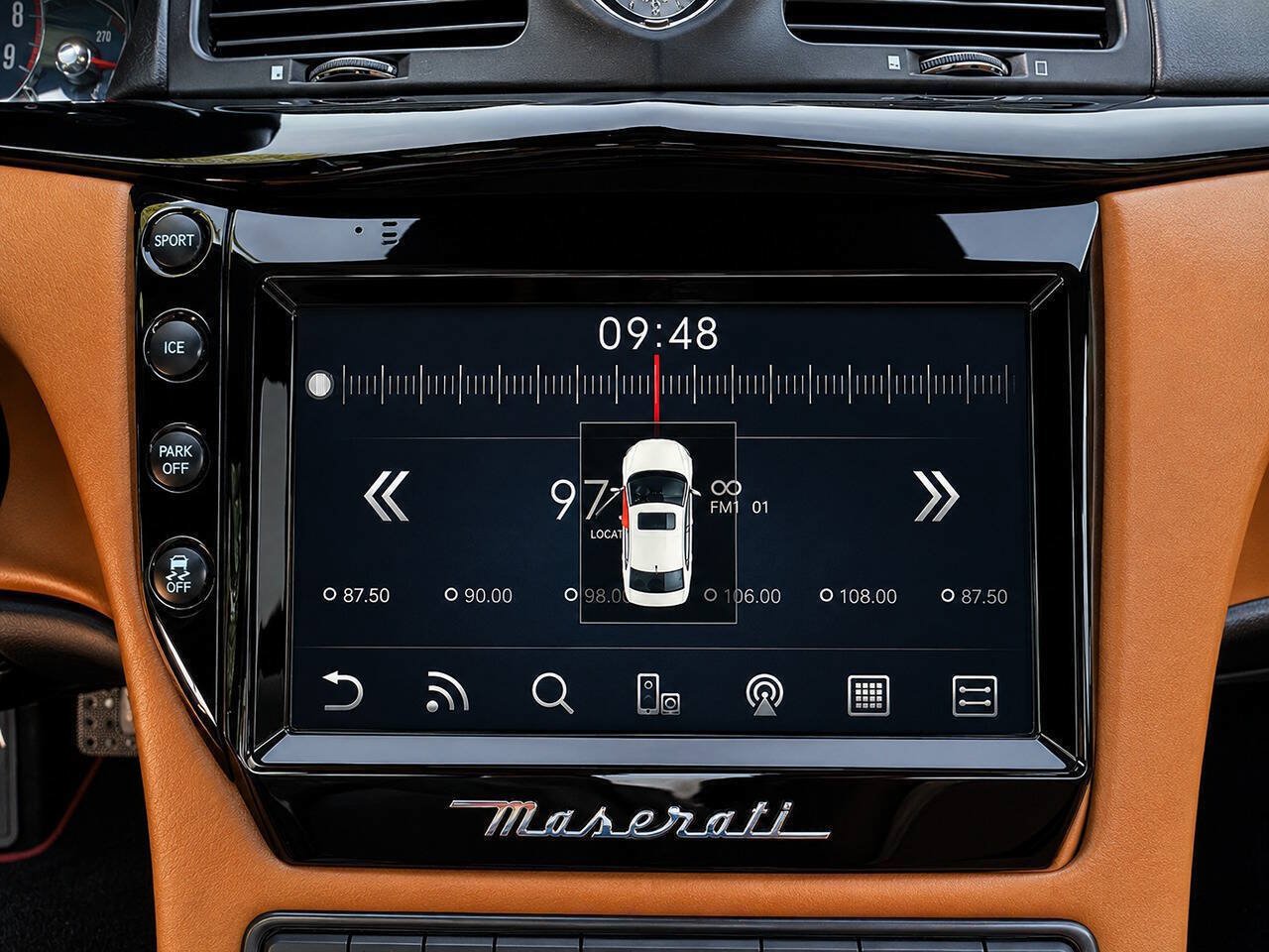 Used 2016 Maserati GranTurismo Sport RWD image 28