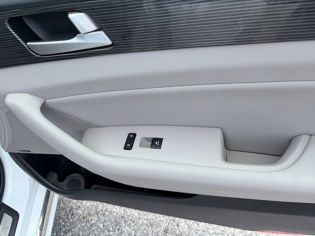 Used 2019 Hyundai Sonata Limited w/ Ultimate Package 02 FWD image 43