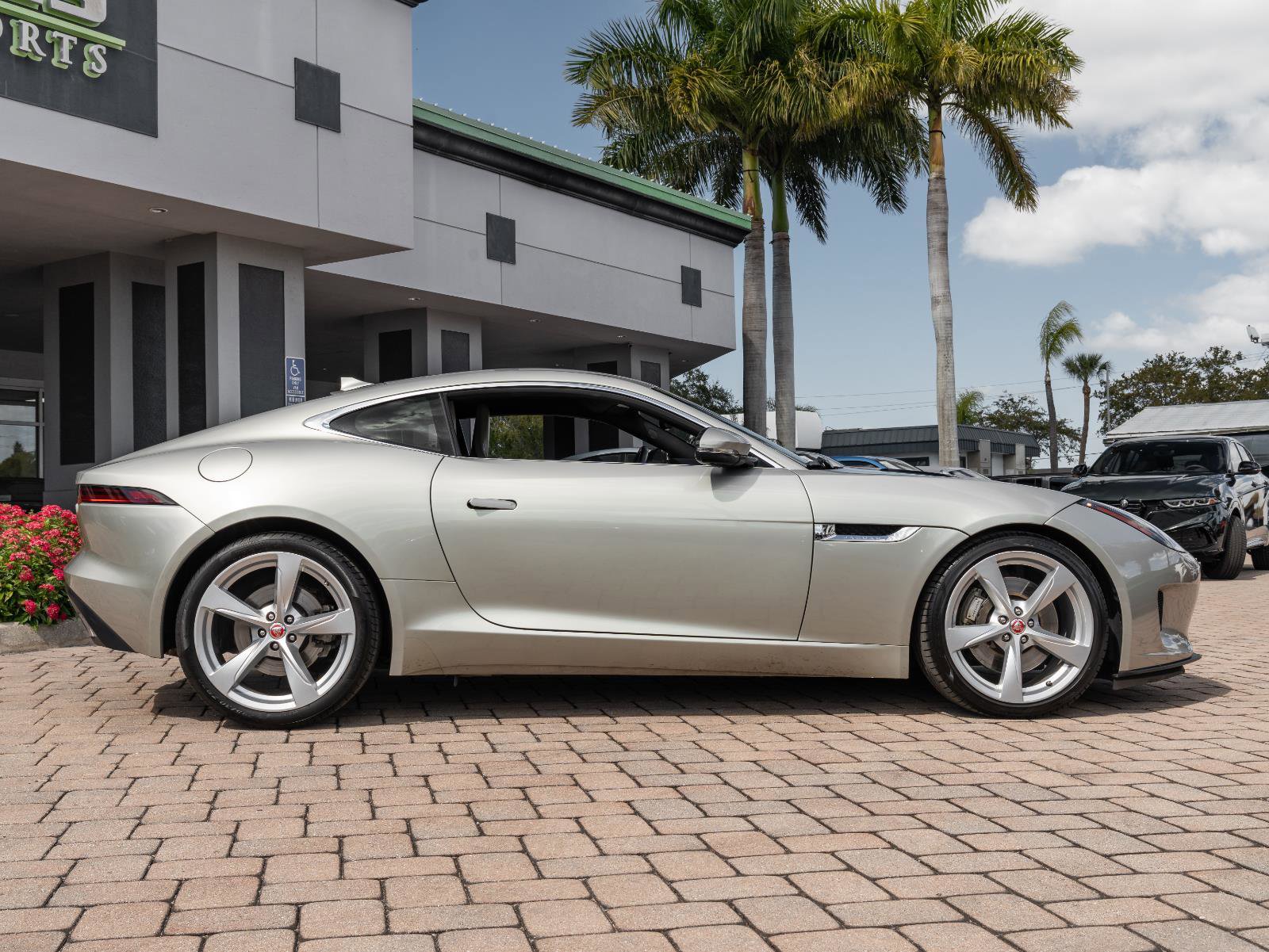 Used 2020 Jaguar F-TYPE Coupe RWD image 35