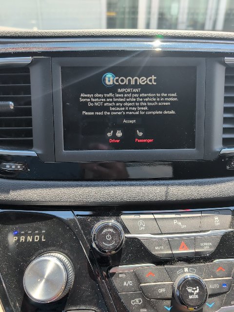 Used 2020 Chrysler Pacifica Touring w/ Cold Weather Group FWD image 12