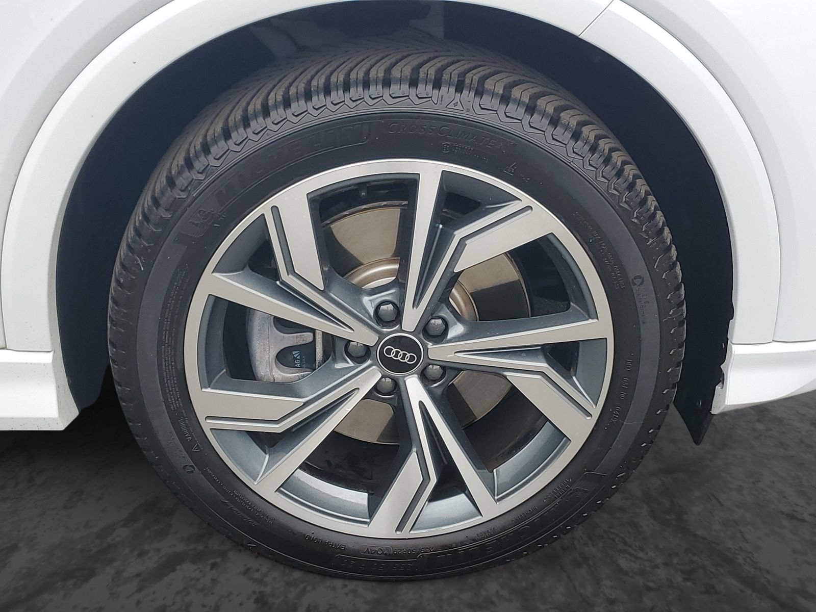 Used 2024 Audi Q4 e-tron Premium w/ Convenience Package AWD/4WD image 6