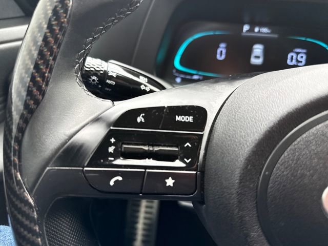 Used 2025 Hyundai Elantra Sport image 23