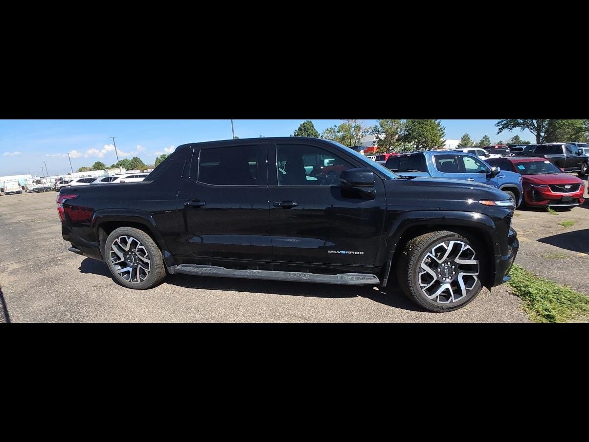 Used 2024 Chevrolet Silverado EV RST AWD/4WD image 19