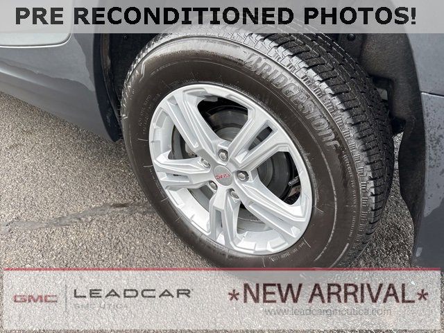 Used 2024 GMC Terrain SLE w/ Driver Convenience Package image 11