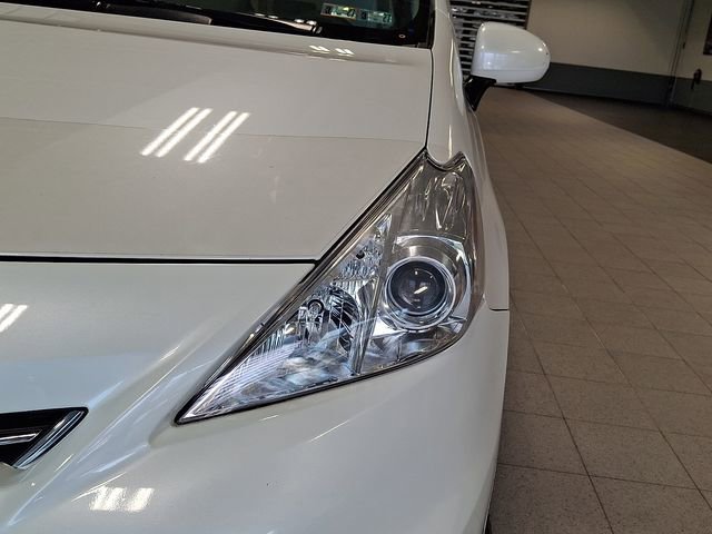 Used 2013 Toyota Prius V Three image 12