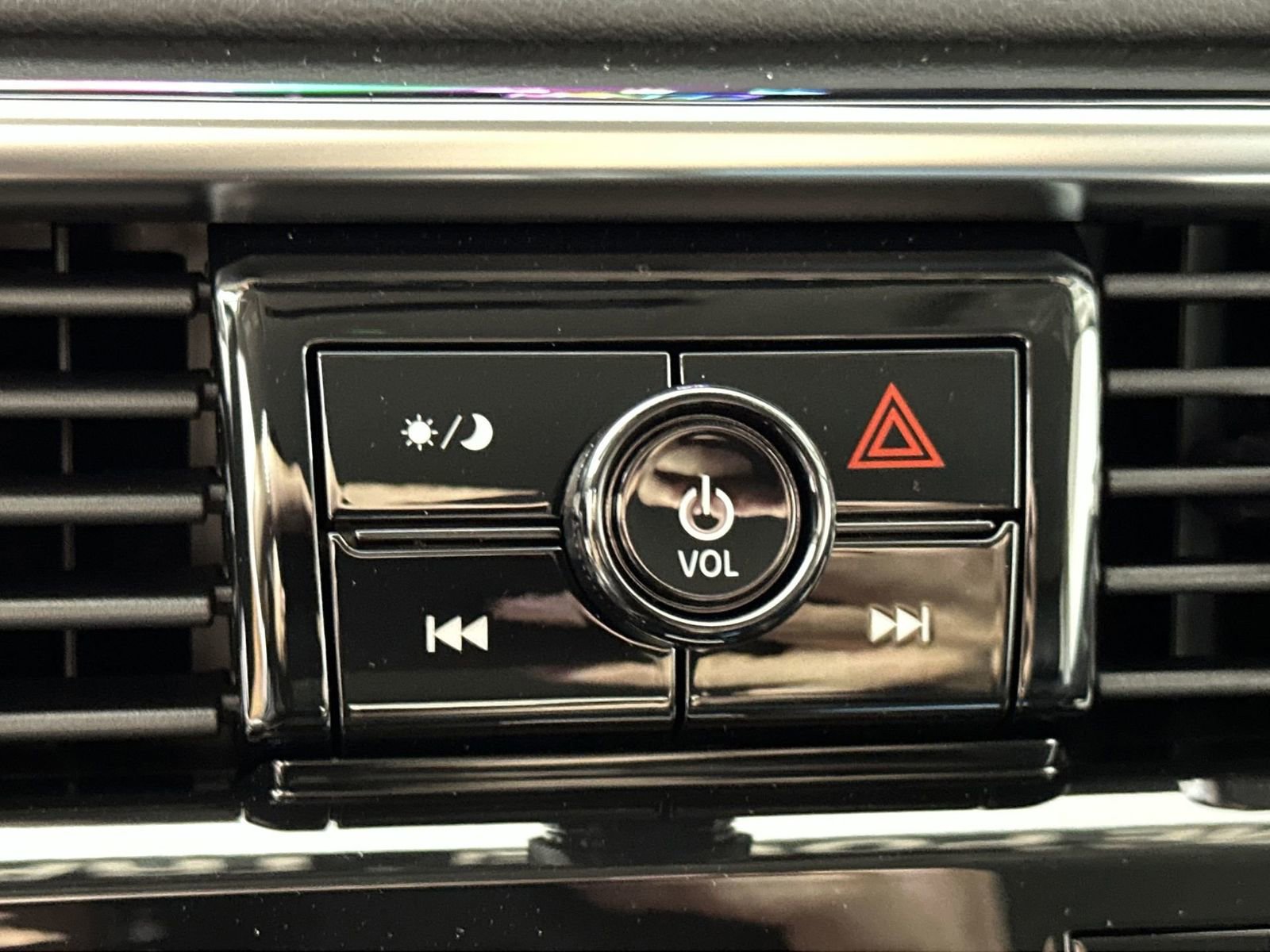 New 2026 Nissan Armada SV image 18