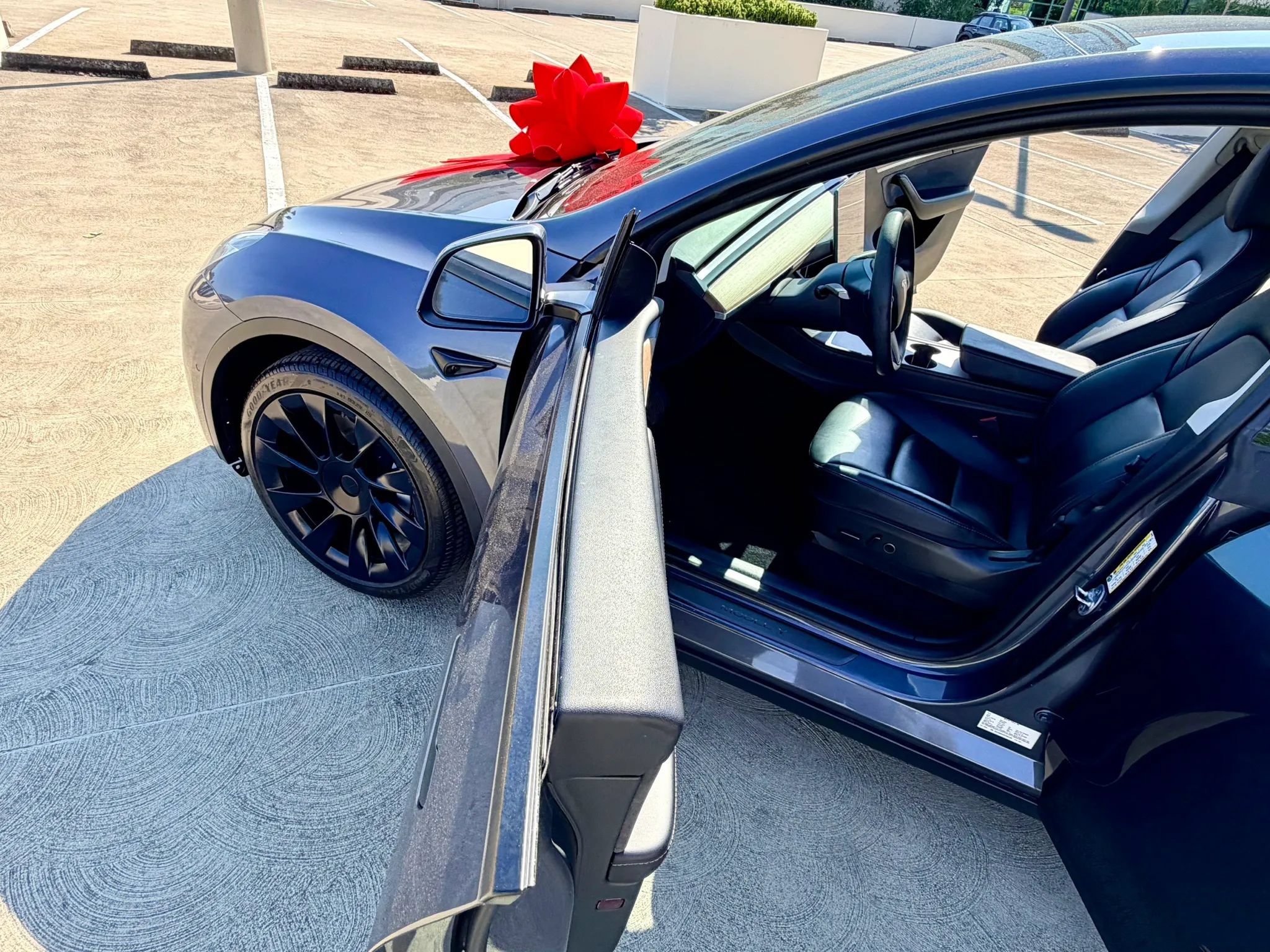 Used 2023 Tesla Model Y Long Range AWD/4WD image 28