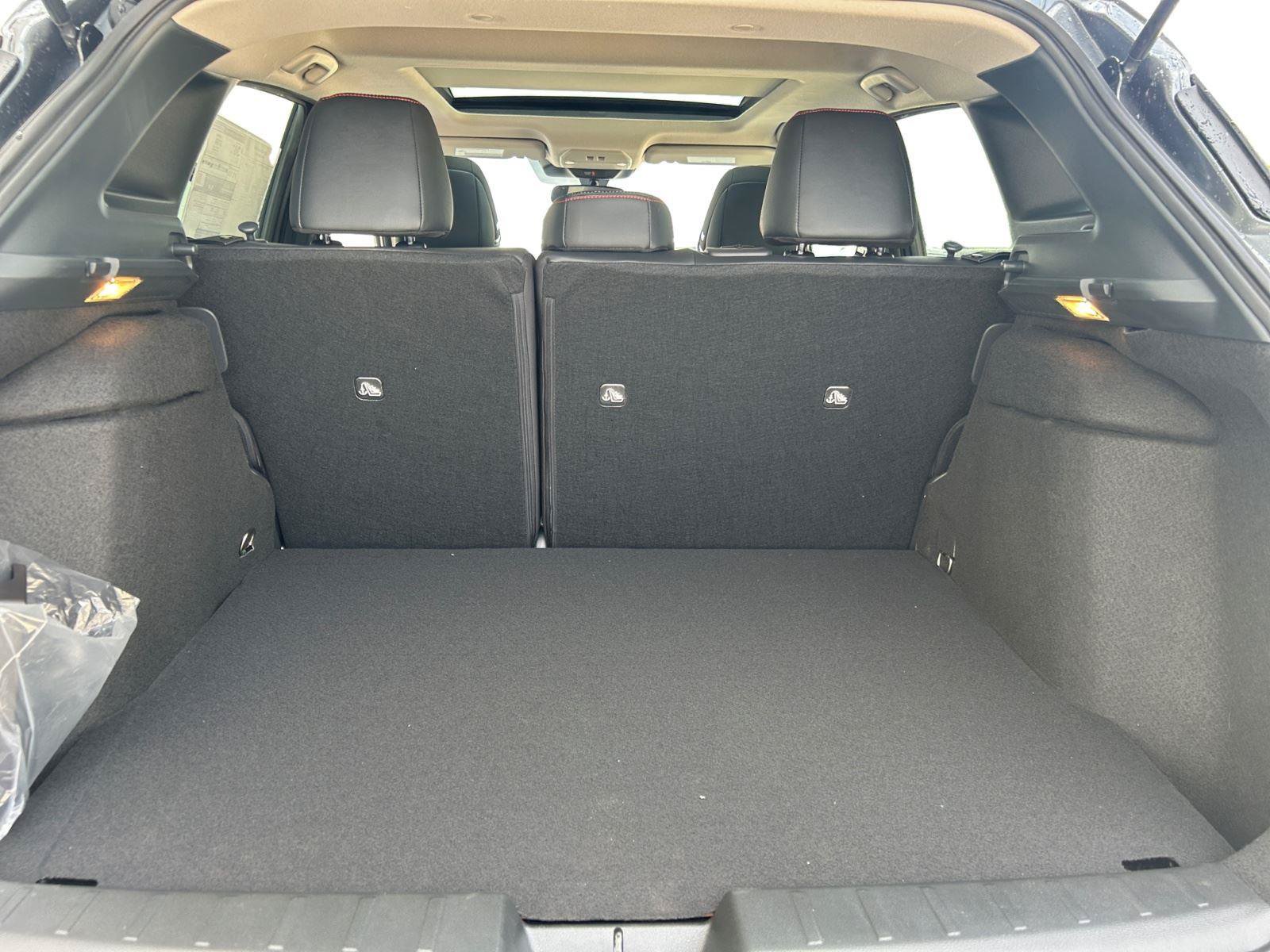 New 2025 Nissan Kicks SR w/ SR Premium Package AWD/4WD image 22