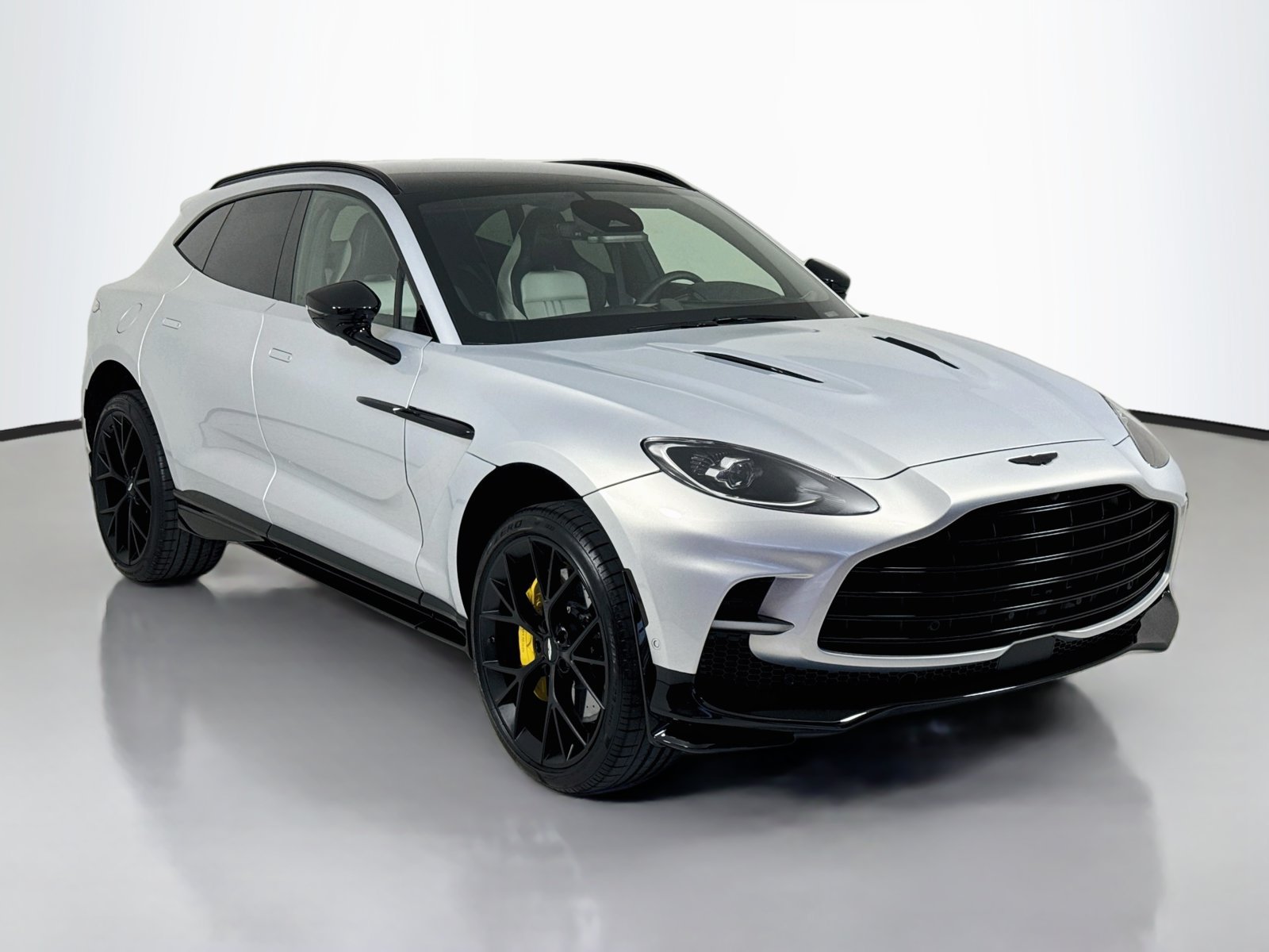 Used 2026 Aston Martin DBX 707 AWD/4WD image 1