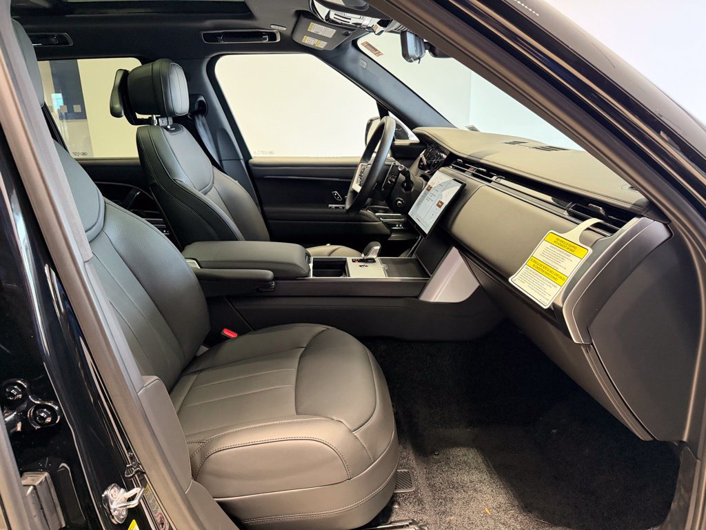 New 2025 Land Rover Range Rover SE AWD/4WD image 13