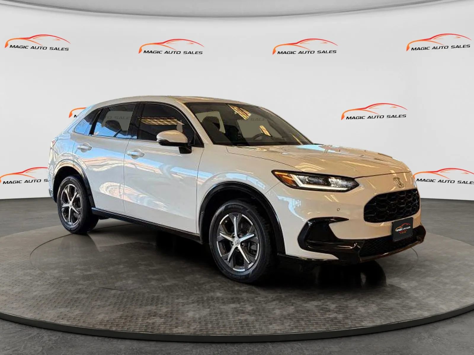 Used 2023 Honda HR-V EX-L image 4