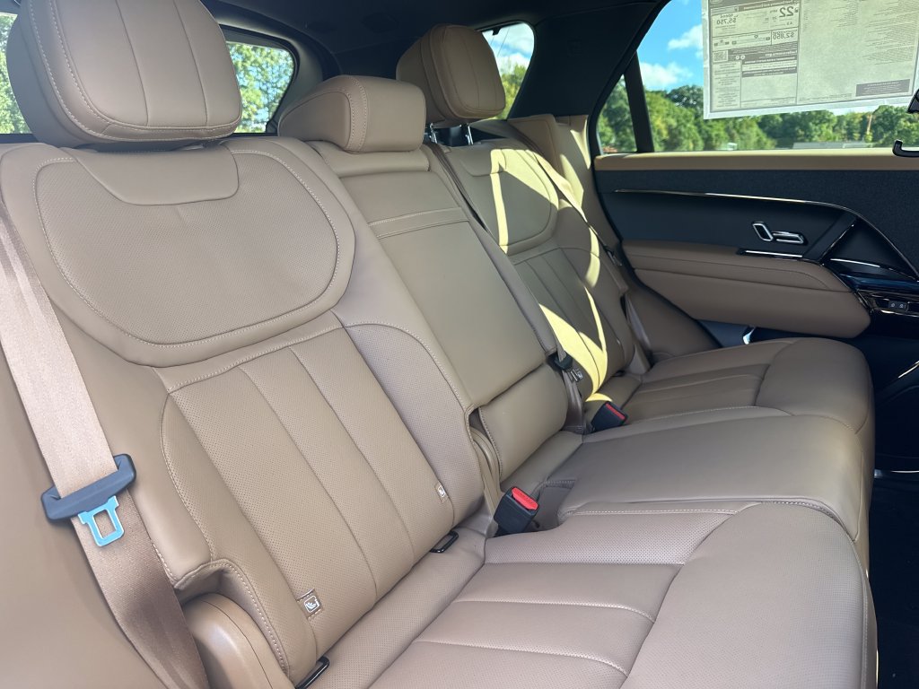 New 2026 Land Rover Range Rover Sport SE AWD/4WD image 18