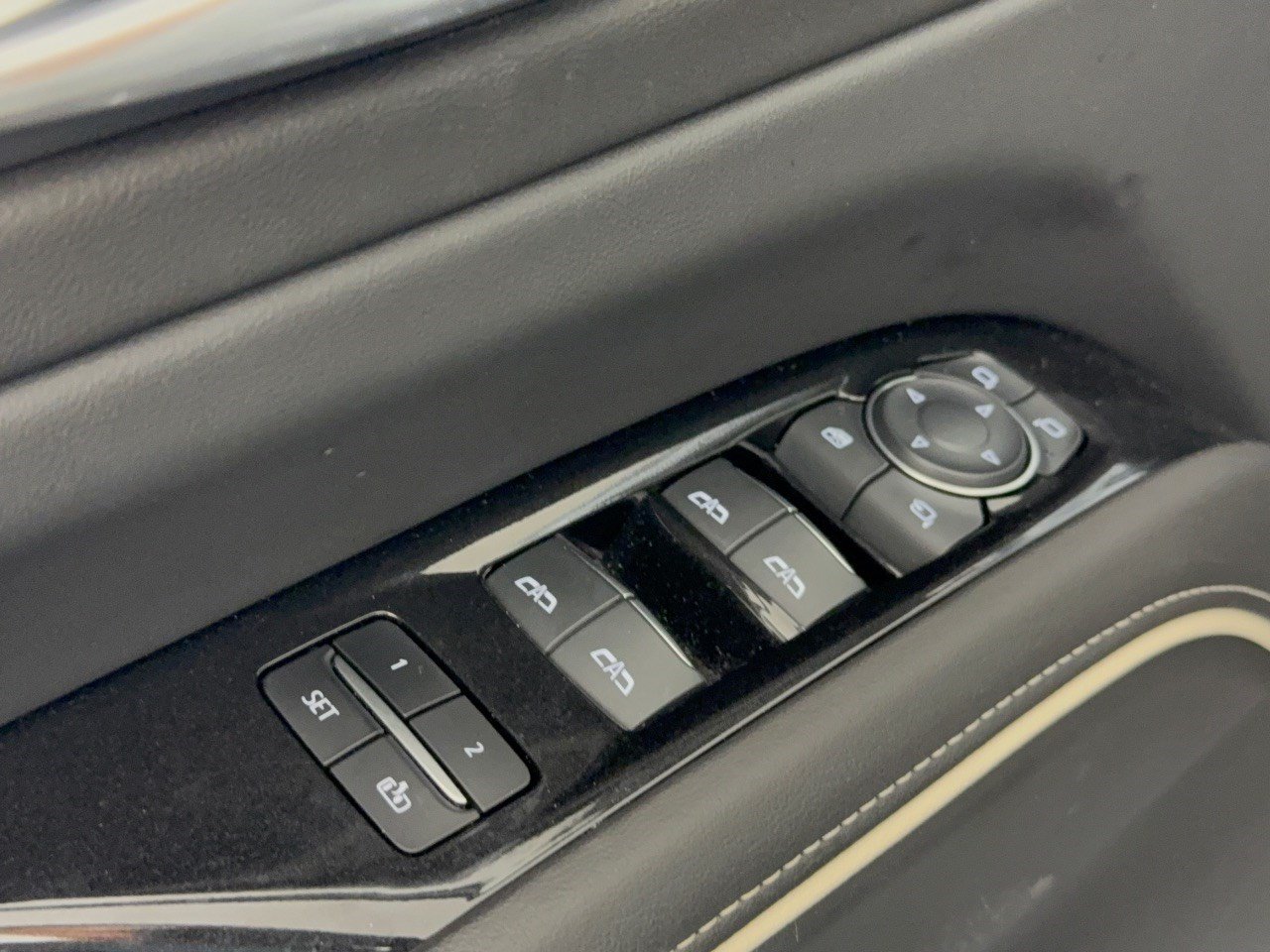 Used 2024 Cadillac Escalade Sport w/ LPO, ONYX Package AWD/4WD image 15