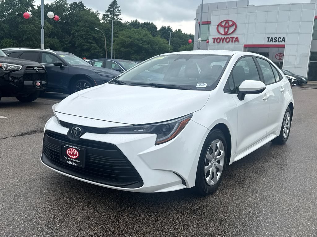 Used 2024 Toyota Corolla LE FWD image 3