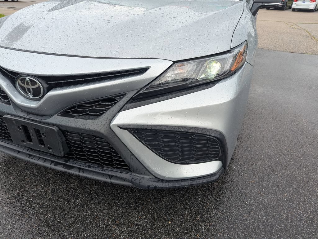 Used 2023 Toyota Camry SE w/ Cold Weather Package AWD/4WD image 11